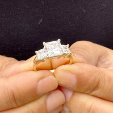 Load image into Gallery viewer, Three Stone Style Princess Cut Diamond Engagement Ring IGI Certified 14k Solid Yellow Gold Wedding Bridal Ring 3.00ct F-VS2