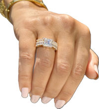 Load image into Gallery viewer, Princess Cut And Emerald Baguettes and Round Cut Sides Moissanite Engagement Ring And Matching Band 14k Solid Yellow Gold Wedding Set 4.25ct