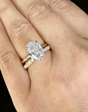 Load image into Gallery viewer, Oval cut Moissanite And Round Cut Natural Diamonds Sides Engagement Ring And Matching Band 14k Solid Yellow Gold Bridal Ring Solitaire 3.30