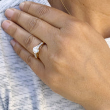 Load image into Gallery viewer, Round Cut Diamond Engagement Ring IGI Certified 14k Solid Yellow Gold Wedding RIng Prong Set Bridal Prppose Ring 1.15ctw F-VS2