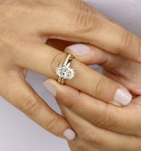 Load image into Gallery viewer, Oval Cut Diamond Engagement Ring And Matching Band Solitaire Ring IGI Certified 14k Solid Yellow Gold Bridal Ring Wedding Ring 3.30ctw F-VS2