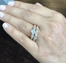 Load image into Gallery viewer, Kite Style Princess Cut And Round and Baguettes Cut Sides IGI Certified Diamond Engagement Ring And Band 14k Solid Yellow Gold 2.20ctw F-VS2