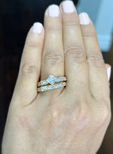 Load image into Gallery viewer, Kite Style Princess Cut And Round and Baguettes Cut Sides IGI Certified Diamond Engagement Ring And Band 14k Solid Yellow Gold 2.20ctw F-VS2