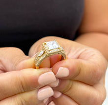 Load image into Gallery viewer, Princess Cut And Round And Marquise Cut Diamond Engagement Ring IGI Certified 14k Solid Yellow Gold Halo Style Wedding Ring 3.25ct G-VS2