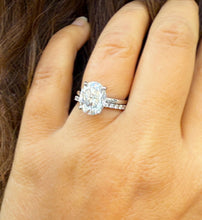 Load image into Gallery viewer, Oval Cut Diamond Engagement Ring And Matching Band Solitaire Ring IGI Certified 14k Solid Yellow Gold Bridal Ring Wedding Ring 5.30ctw G-VS2
