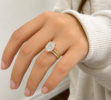 Load image into Gallery viewer, Oval cut Moissanite And Round Cut Sides Engagement Ring And Matching Band 14k Solid Yellow Gold Bridal Ring Solitaire Wedding Ring 5.20ctw