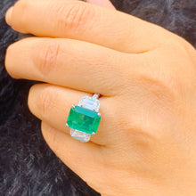 Load image into Gallery viewer, Big 14k solid white gold natural green emerald and natural round and cushion cut diamonds ring, bridal, engagement, wedding 5.50ct