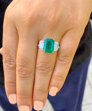 Load image into Gallery viewer, Big 14k solid white gold natural green emerald and natural round and cushion cut diamonds ring, bridal, engagement, wedding 5.50ct
