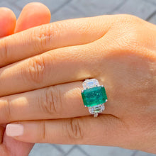 Load image into Gallery viewer, Big 14k solid white gold natural green emerald and natural round and cushion cut diamonds ring, bridal, engagement, wedding 5.50ct
