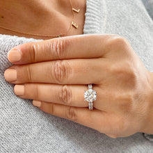 Load image into Gallery viewer, 14K Solid Rose Gold Round Cut Moissanites Engagment Ring Eternity Style Prong Set 4.00ctw