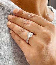 Load image into Gallery viewer, 14K Solid Rose Gold Round Cut Moissanites Engagment Ring Eternity Style Prong Set 4.00ctw