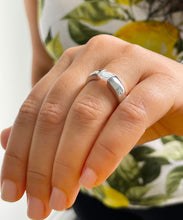 Load image into Gallery viewer, GIA/IGI Certified 14k Solid And Heavy White Gold Round Cut Diamond Engagement Ring Tension Set Solitaire 1.00ctw F-VS2