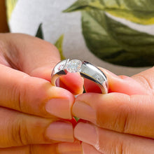 Load image into Gallery viewer, 14k Solid And Heavy White Gold Round Cut Moissanite Engagement Ring Semi Tension Set Solitaire 1.00ctw