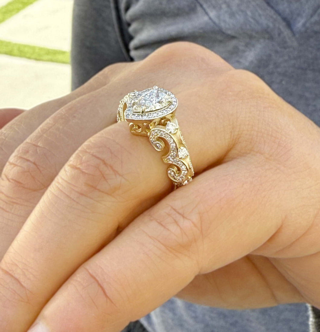 GIA Certified Natural Pear And Round Cut Sides Diamonds Engagement Ring 14k Yellow Gold Bridal Ring Halo Wedding Ring antique Style 1.70ctw