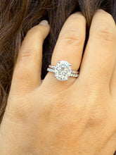 Load image into Gallery viewer, Oval Cut Diamond Engagement Ring And Matching Band Solitaire Ring IGI Certified 14k Solid Yellow Gold Bridal Ring Wedding Ring 5.30ctw G-VS2
