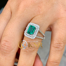 Load image into Gallery viewer, Natural Green Emerald And Natural Round Cut Sides Diamonds Ring Split Band Double halo, Bridal Engagement Wedding 14k Solid White Gold 2.80
