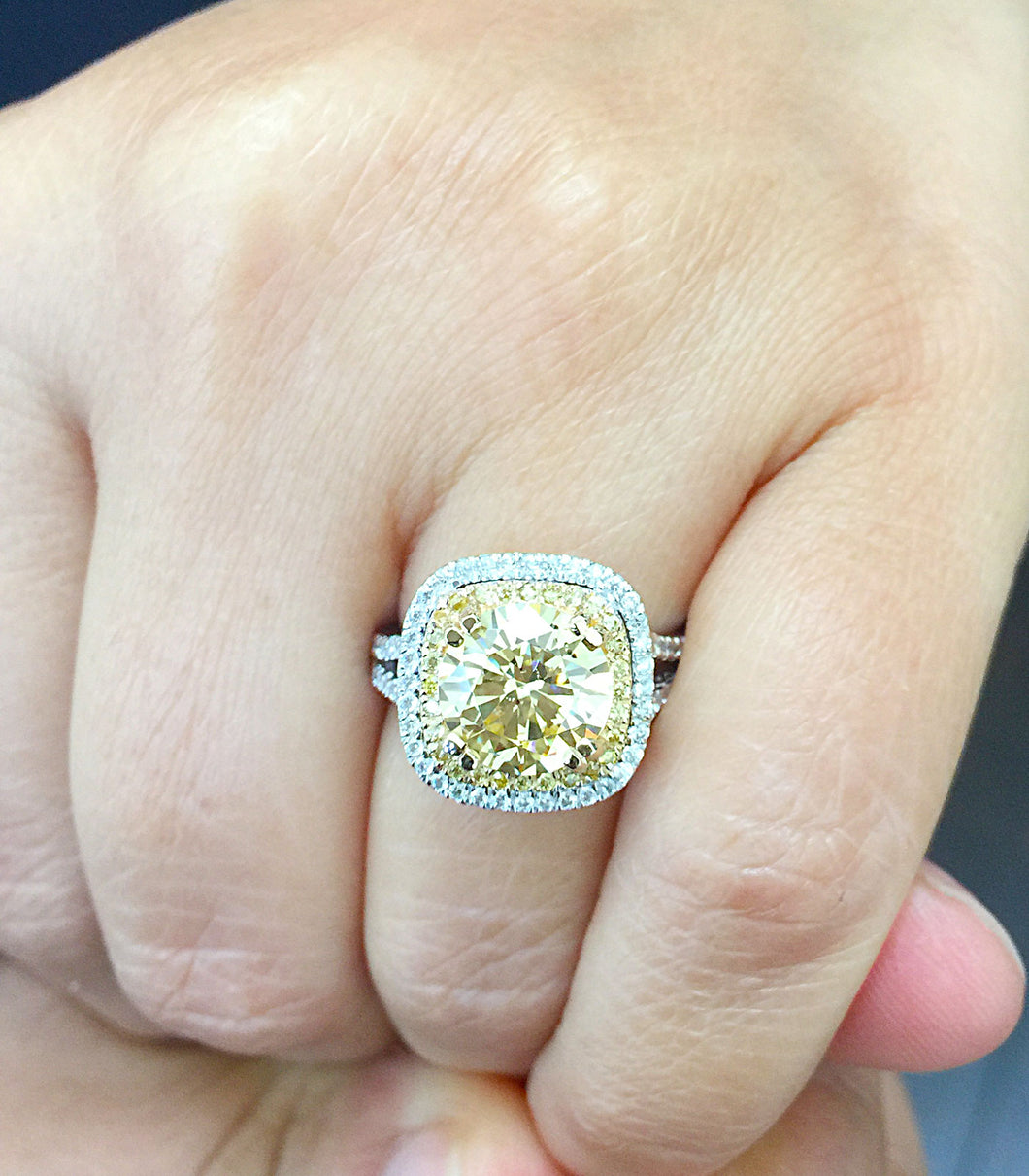 Huge Women's 14k solid white and yellow gold round cut yellow citrine and natural diamond engagement ring Bridal Wedding Halo 4.00ctw