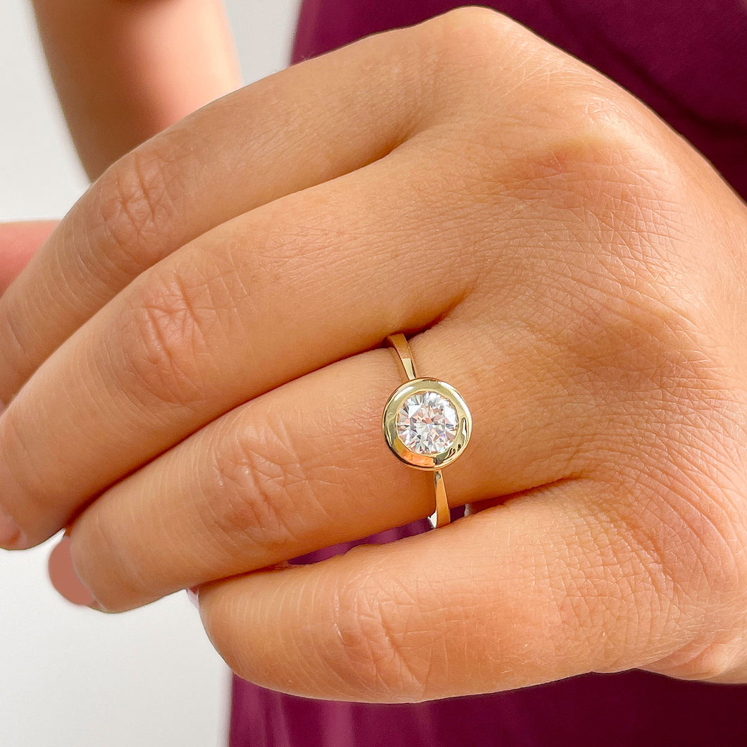 GIA/IGI Certified Minimalist Design 14k Solid Yellow Gold Round Cut Diamond Engagement Ring Bezel Set 1.00ctw F-VS2
