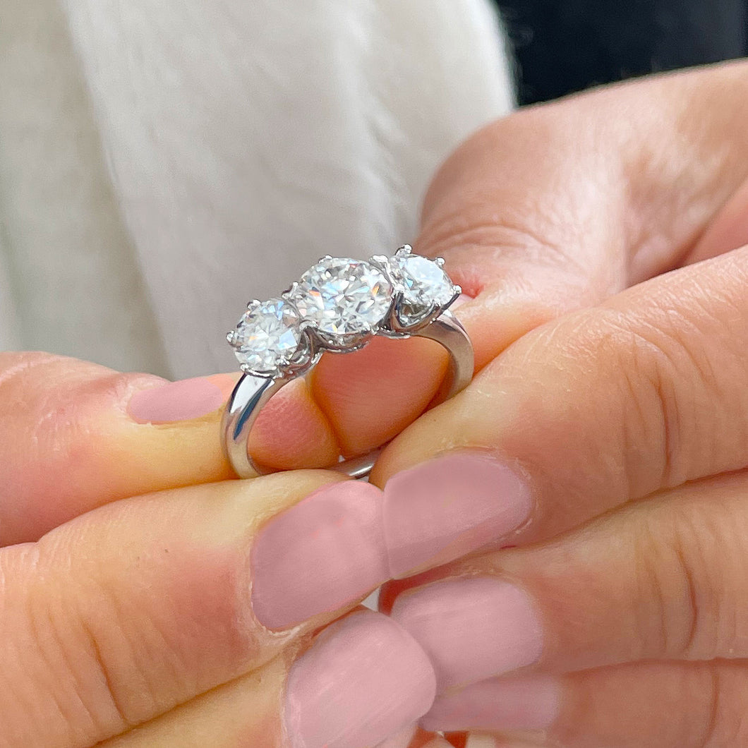 GIA/IGI Certified Elegant 14k Solid White Gold Round Cut Engagement Ring Art Deco Three Stone Style Prong Set 2.00ctw F-VS2